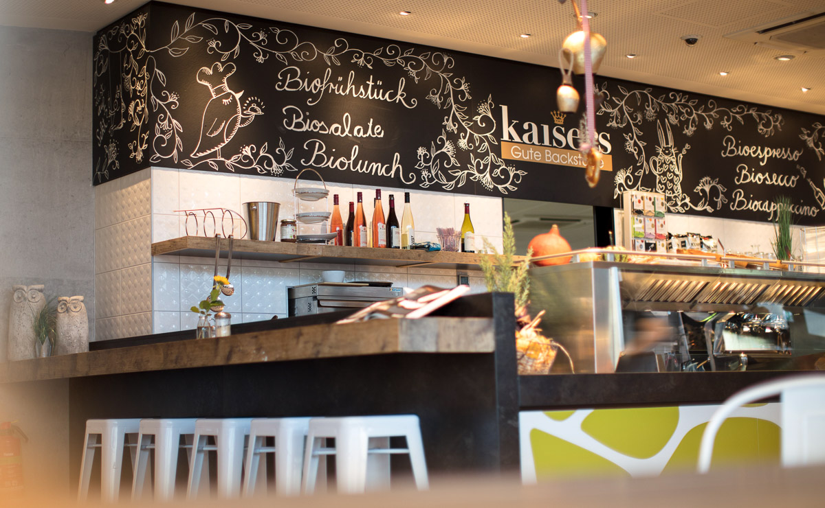 Innenansicht der Kaisers Gute Backstube Filiale Lörrach Organic Innenansicht der Kaisers Gute Backstube Filiale Lörrach Organic